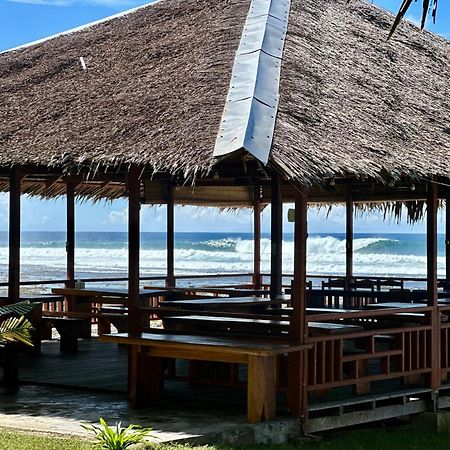 Baturundung Surf Resort Naibos Ngoại thất bức ảnh