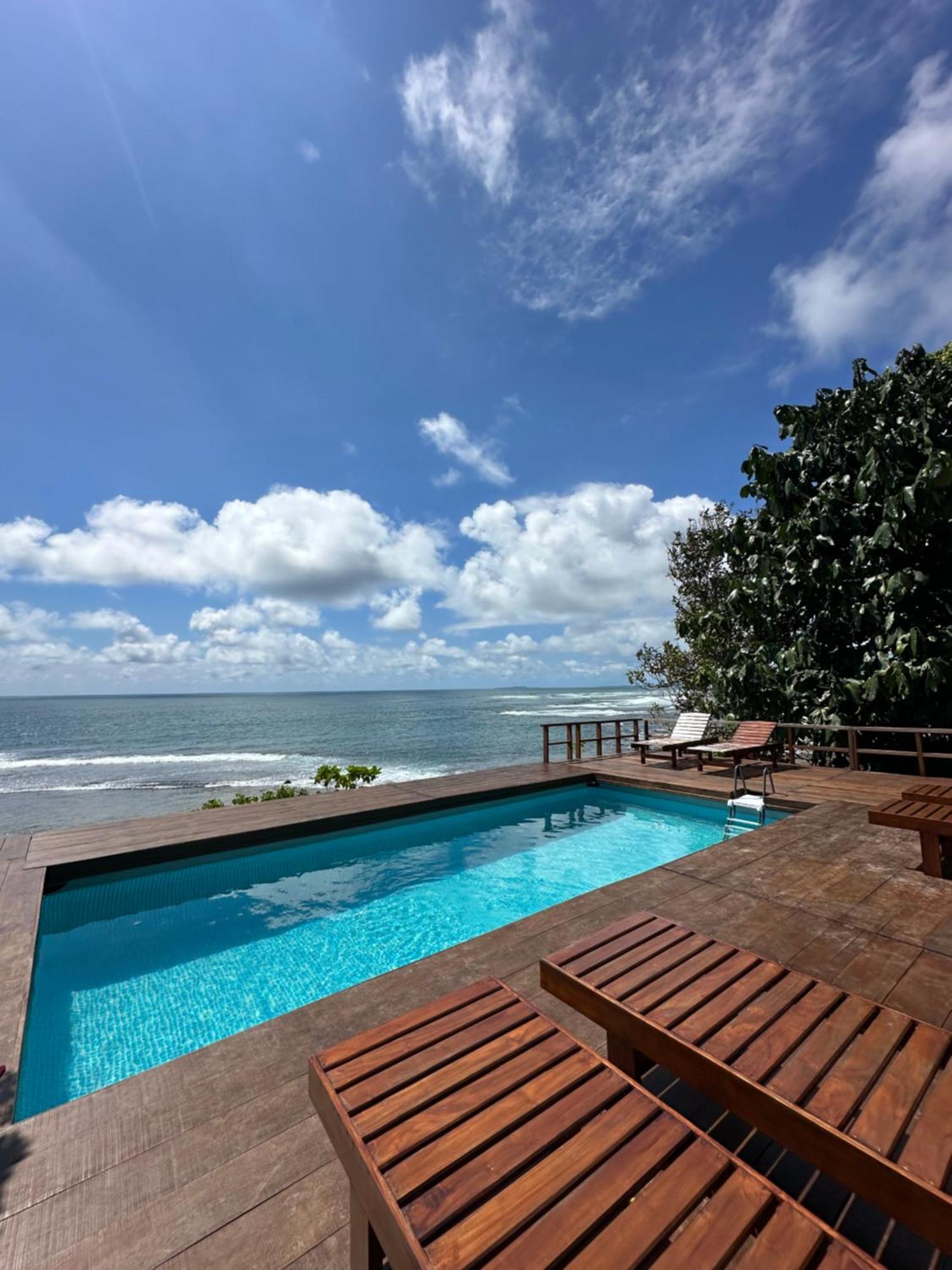 Baturundung Surf Resort Naibos Ngoại thất bức ảnh