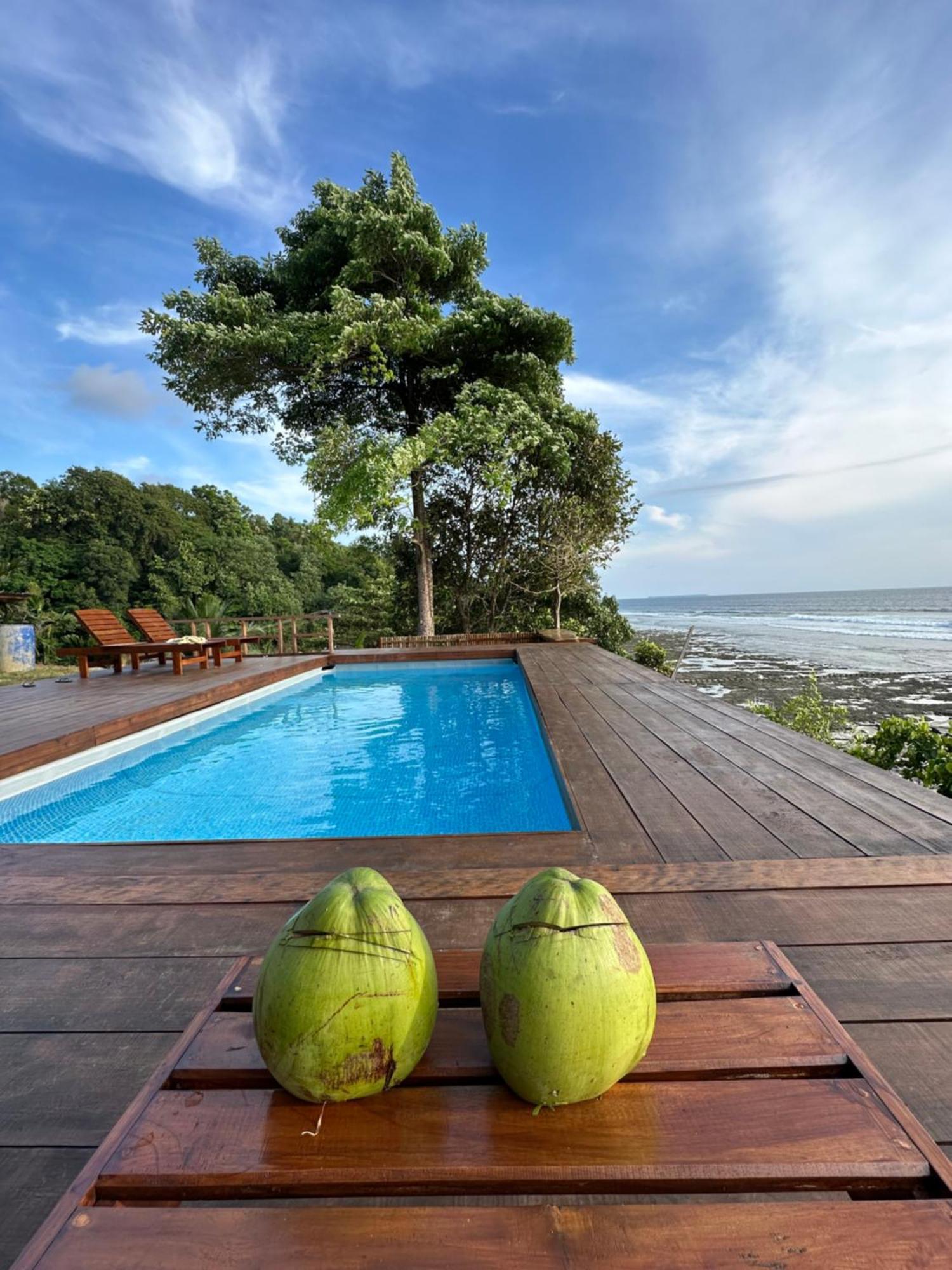 Baturundung Surf Resort Naibos Ngoại thất bức ảnh