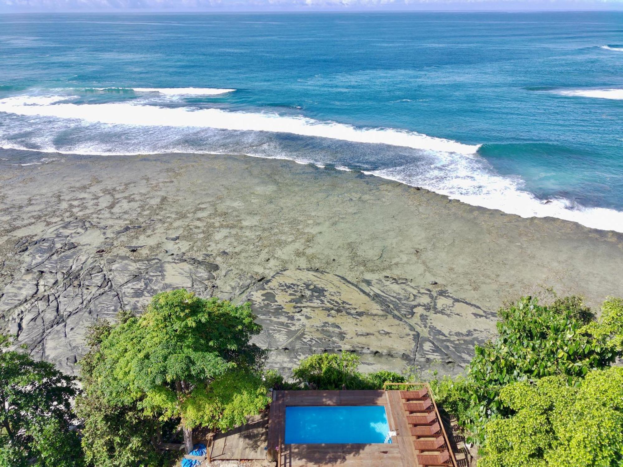 Baturundung Surf Resort Naibos Ngoại thất bức ảnh
