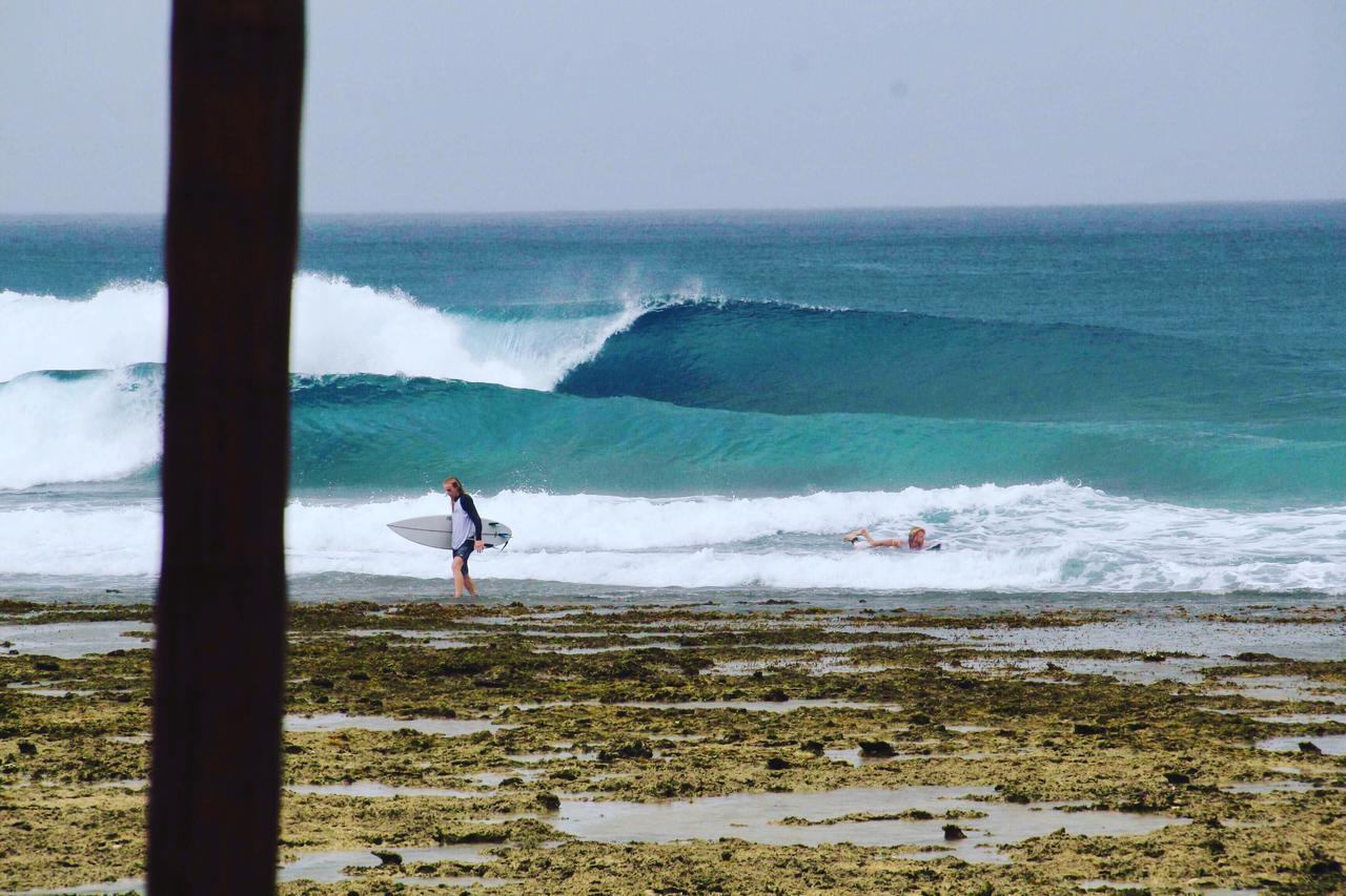Baturundung Surf Resort Naibos Ngoại thất bức ảnh