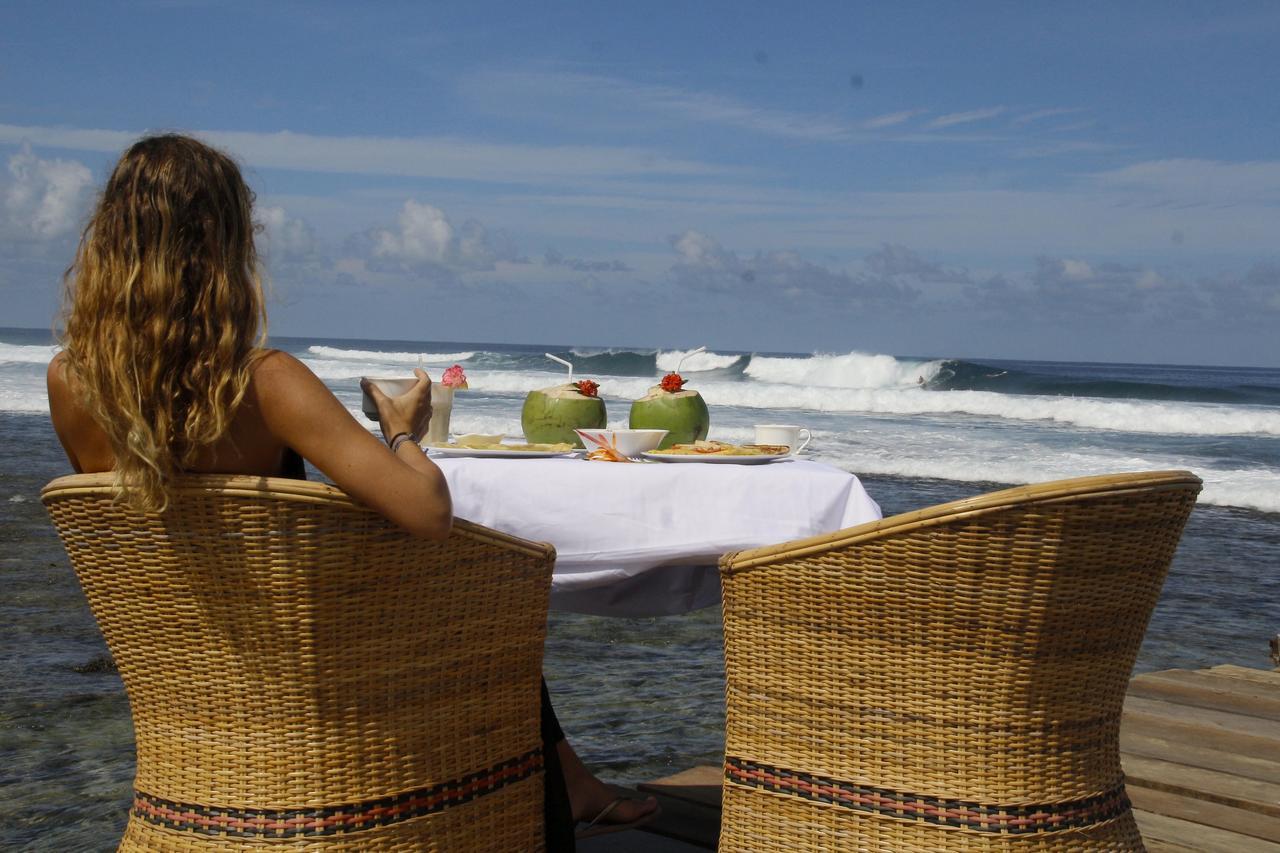 Baturundung Surf Resort Naibos Ngoại thất bức ảnh