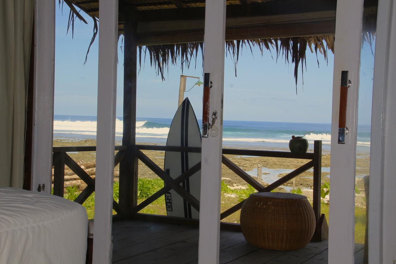 Baturundung Surf Resort Naibos Ngoại thất bức ảnh