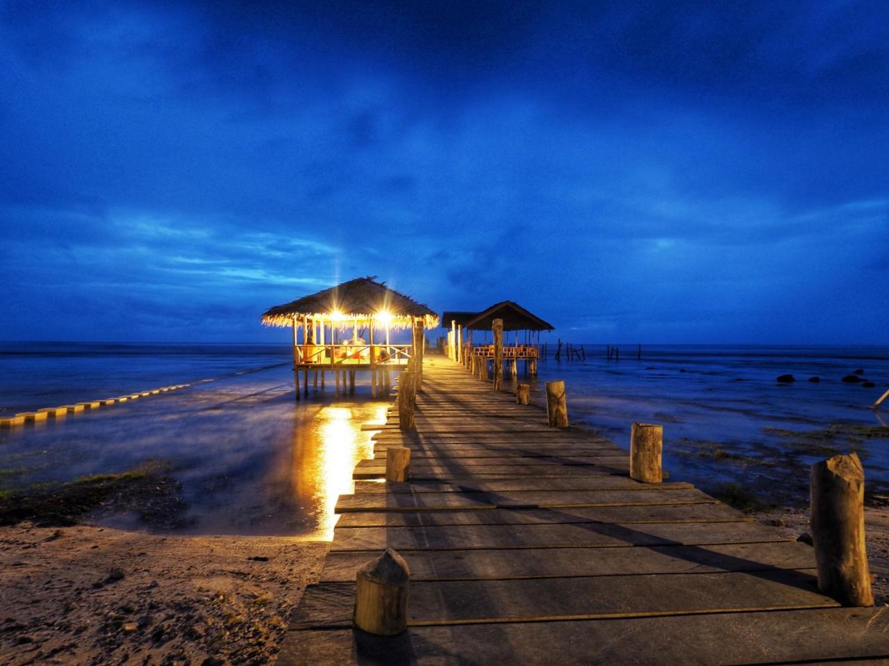 Baturundung Surf Resort Naibos Ngoại thất bức ảnh