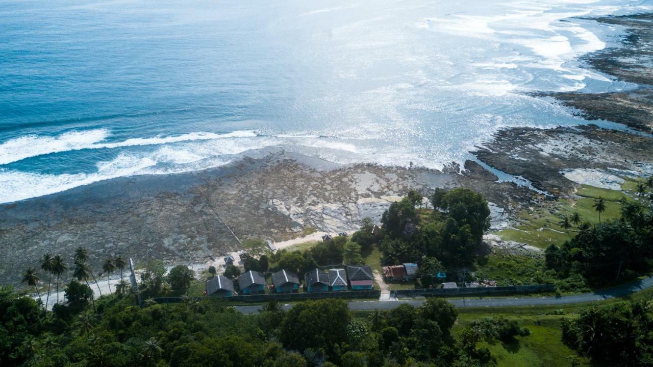 Baturundung Surf Resort Naibos Ngoại thất bức ảnh