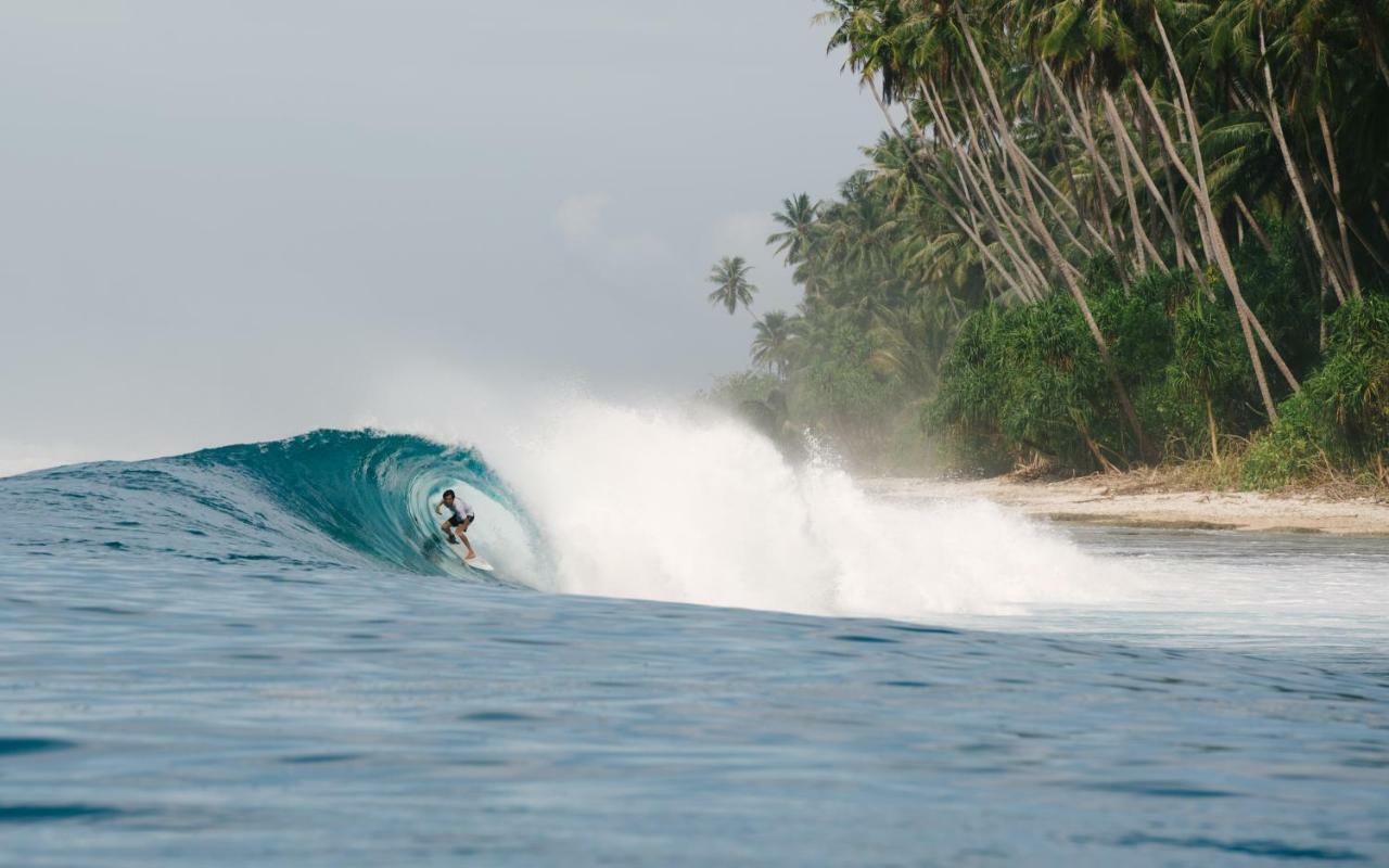 Baturundung Surf Resort Naibos Ngoại thất bức ảnh
